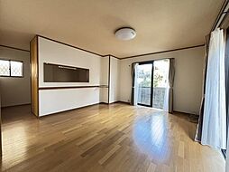 橿原市鳥屋町　中古戸建 4LDKのリビング/ダイニング