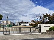 橿原市立八木中学校まで980m