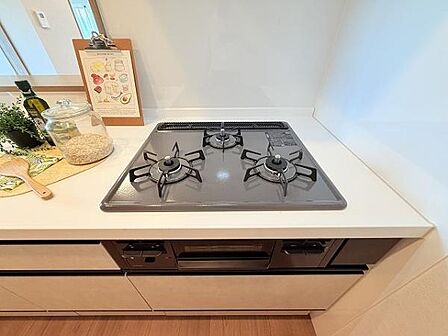 三口コンロでお料理の幅も広がりそうです