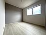 洋室：洋室・5.2帖。家族構成に合わせて様々な用途でお使いいただけるお部屋です。