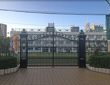 渋谷区立幡代小学校まで860m