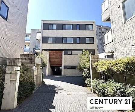 閑静な住環境 2018年築・代々木5丁目の高台に佇むデザイナーズマンション!独立性ある戸建て感覚メゾネット!