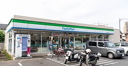 ファミリーマート桜丘世田谷通り店まで270m