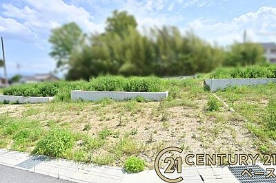 外観:■現地撮影写真■敷地面積約65坪の更地!建築条件なし!お気軽にお問い合わせくださいませ! 外観:■現地撮影写真■敷地面積約65坪の更地!建築条件なし!お気軽にお問い合わせくださいませ!