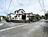 その他：■現地撮影写真■広々とした前面道路で運転もスムーズ！
