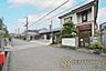 その他：■現地撮影写真■広々とした前面道路で運転もスムーズ！