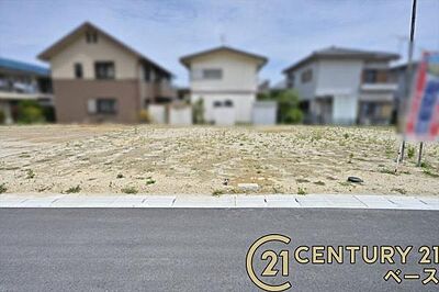 外観:■現地撮影写真■敷地面積約50坪の更地!建築条件なし!お気軽にお問い合わせくださいませ! 外観:■現地撮影写真■敷地面積約50坪の更地!建築条件なし!お気軽にお問い合わせくださいませ!