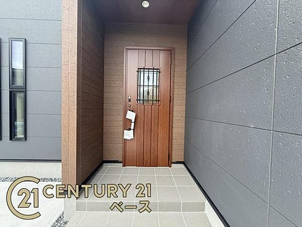 玄関を拡大表示