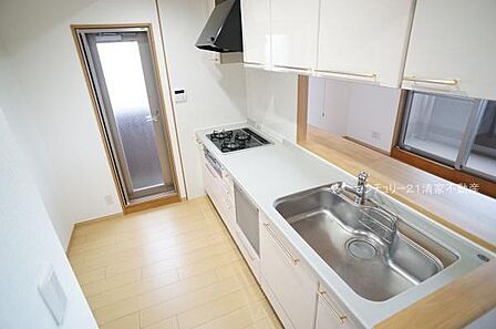 忙しい奥様に嬉しい食洗機完備！(2025年10月撮影)