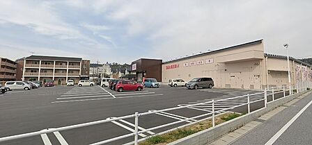 ディスカウントドラッグコスモス彦根駅東店まで822m