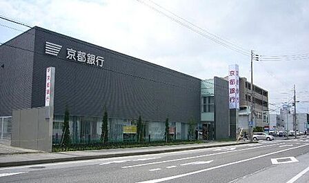 京都銀行彦根支店まで554m