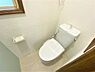 トイレ：【トイレ】ウォシュレット付きの広々トイレです♪