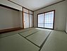 和室：押入れのある8帖和室です♪