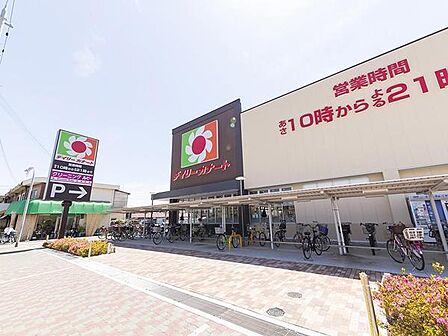 デイリーカナート北助松店まで639m