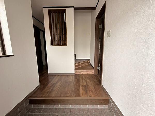 玄関を拡大表示
