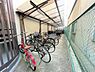 その他：【駐輪場】マンション敷地内にある屋根付きの駐輪場です。