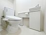 トイレ：節水型でエコなトイレには、今では当たり前のウォシュレット付き。便座を温める機能付き！便利な手洗台付き！