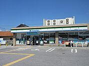 ファミリーマート米原駅西店まで322m