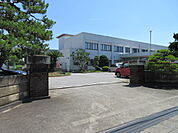 米原市立坂田小学校まで537m