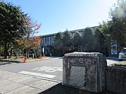 長浜市立西中学校まで744m