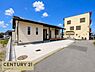 その他：閑静な住宅街で子育ても安心の住環境です。お子様の登下校や毎日の送り迎えも安全な好立地です。見通しもよく車通りも少ないので安心です！新築住宅で新しい生活を快適にスタートできます。