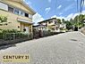その他：住宅街の中に整備された道路が広がり、周辺の街並みもきれいに整った印象。落ち着いた住環境が魅力です。