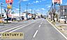 その他：小学校やコンビニなど日常生活に便利な施設が身近に揃う住環境。毎日の通勤・通学から買い物まで、暮らしの負担を軽減してくれる立地です。