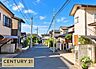 その他：舗装された前面道路に面した落ち着いた住宅街。敷地への出入りもしやすく、車の乗り降りもスムーズ。毎日の通勤や買い物など、車を使うご家庭にも嬉しい住環境です。住宅街の穏やかな街並みも魅力です。