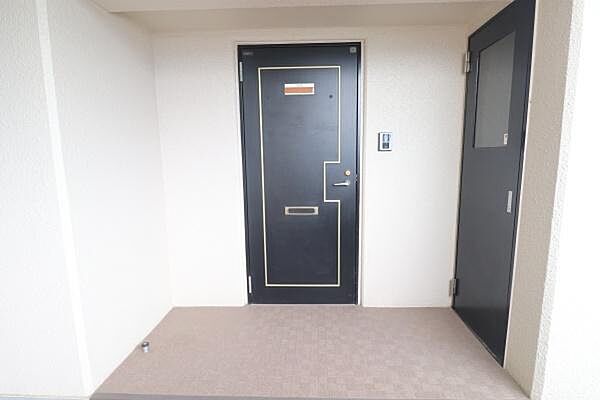 玄関を拡大表示