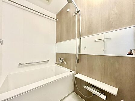 ■■一日の疲れを癒す■■癒しの空間バスルームです。天気に左右されずに洗濯物を乾かせる、浴室乾燥機＆オートバス機能付きです。