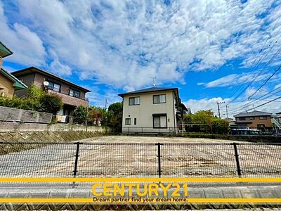 外観：■現地写真■建築条件なし～お好きなハウスメーカー・工務店で建築可能～閑静な住宅街！落ち着いた住環境で、子育て世帯にも安心。静かで長く安心して暮らしやすい住環境です。