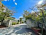 周辺：福岡市立老司中学校まで1070m