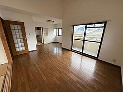 グローバル太秦 3LDKのリビング/ダイニング