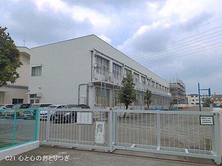 座間市立相模が丘小学校まで400m