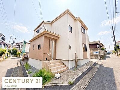 外観:閑静な住宅街の角地に位置するお住まい 外観:閑静な住宅街の角地に位置するお住まい