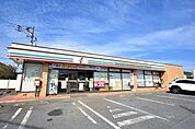 セブンイレブン川島町吹塚店　まで730m、ちょっとしたお買物に便利ですね