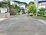 その他：交通量が少なく広々とした前面道路