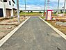 その他：きれいに舗装された開発道路