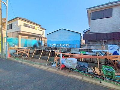 外観：建設中です！施工例のご見学できます！周辺環境や他物件もまとめてご案内可能です！不動産の事ならどんな事でもお気軽にご相談ください。