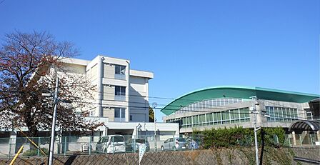 我孫子市立白山中学校まで1270m