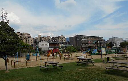 末広公園まで243m