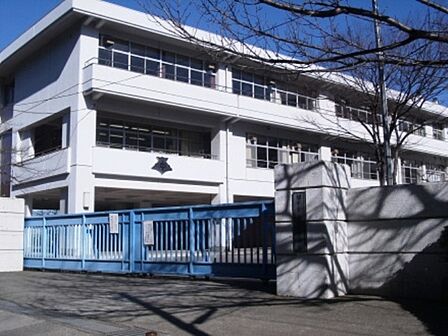 鎌倉市立手広中学校まで1192m