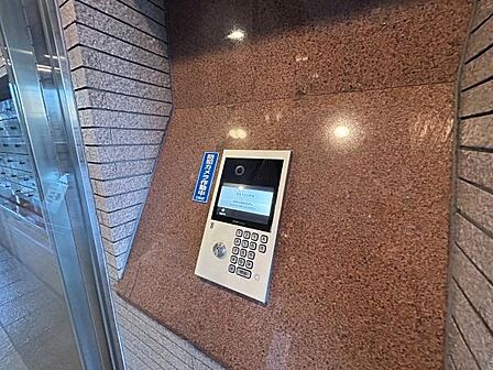 オートロックです!