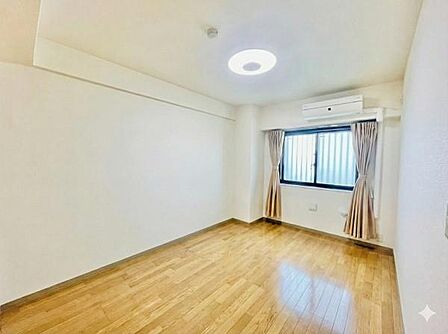 落ち着きのある色合いのお部屋です!※フローリングイメージ画像