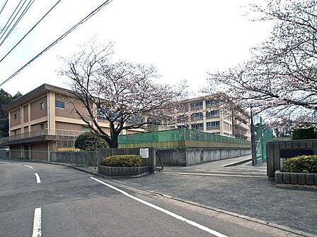 赤羽根中学校まで1188m