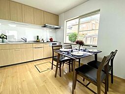 葛城市長尾　中古戸建 6SLDKのリビング/ダイニング