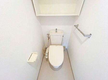 トイレです!AI加工により家具等は消去しています。