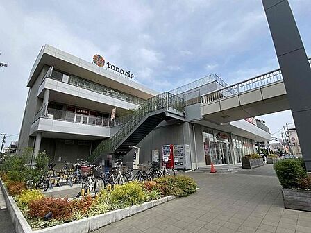 トナリエ大和高田まで1484m、大和高田駅出口1出口から徒歩約1分 高田駅西口から徒歩約5分 築山駅出口から徒歩約17分