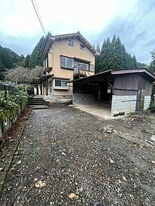 外観:自然に囲まれた静かな住環境です♪ 外観:自然に囲まれた静かな住環境です♪
