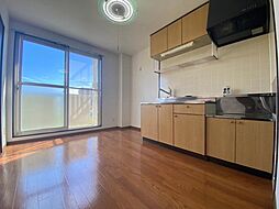 ブルータウン 2階2DKのリビング/ダイニング